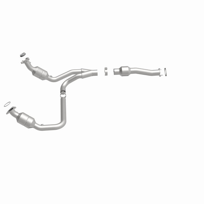 MagnaFlow Direct Fit Catalytic Converter 2011-2014 Express 1500 4.3L Underbody