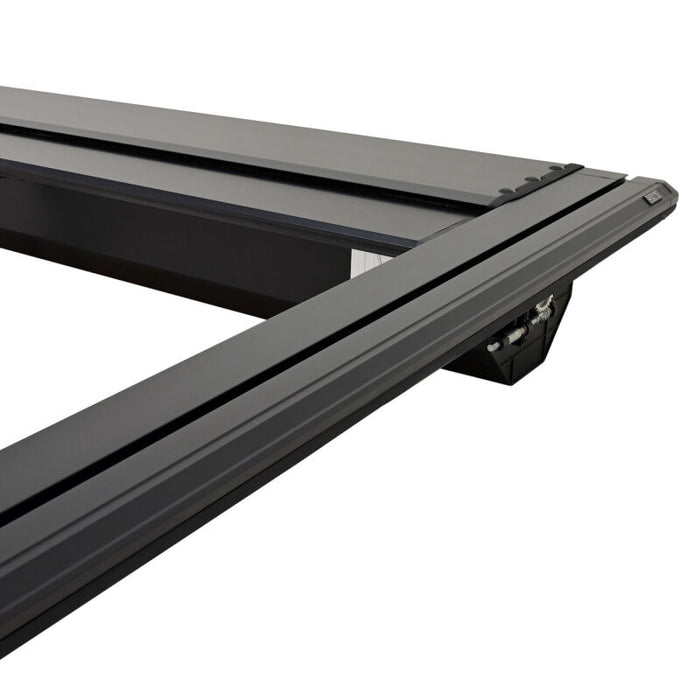 Westin 24-26 Toyota Tacoma 5ft Bed Manual Retractable Tonneau Cover - Black