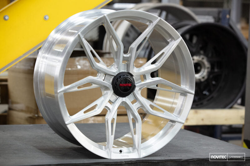 Vossen x Novitec NF11 22x12.5 5x114.3 BP ET46 Brushed Gloss Clear Ferrari 812 Superfast/GTS Rr Wheel