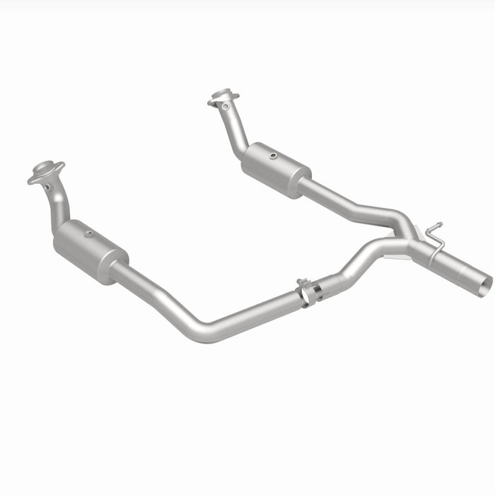 MagnaFlow 09-13 Ford E-350 Super Duty V10 6.8 OEM Underbody Direct Fit Catalytic Converter