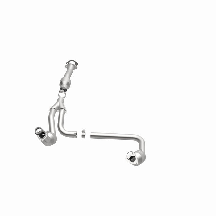 MagnaFlow Direct Fit Catalytic Converter 2011-2014 Express 1500 4.3L Underbody