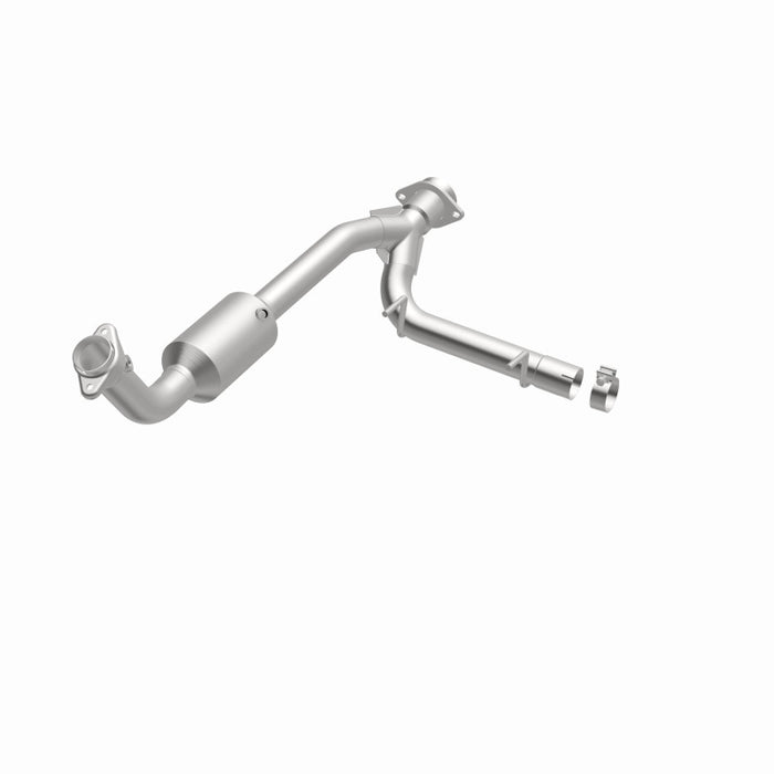 MagnaFlow Direct Fit Catalytic Converter 05-06 Lincoln Navigator 5.4L w/ 3in Main Piping