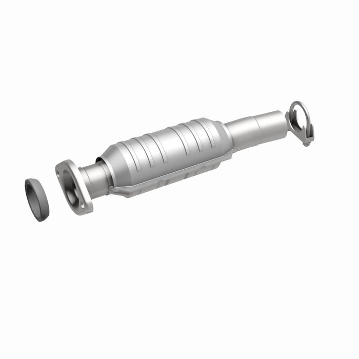 MagnaFlow Direct Fit Catalytic Converter 04-06 Toyota Sienna 3.3L AWD Rear