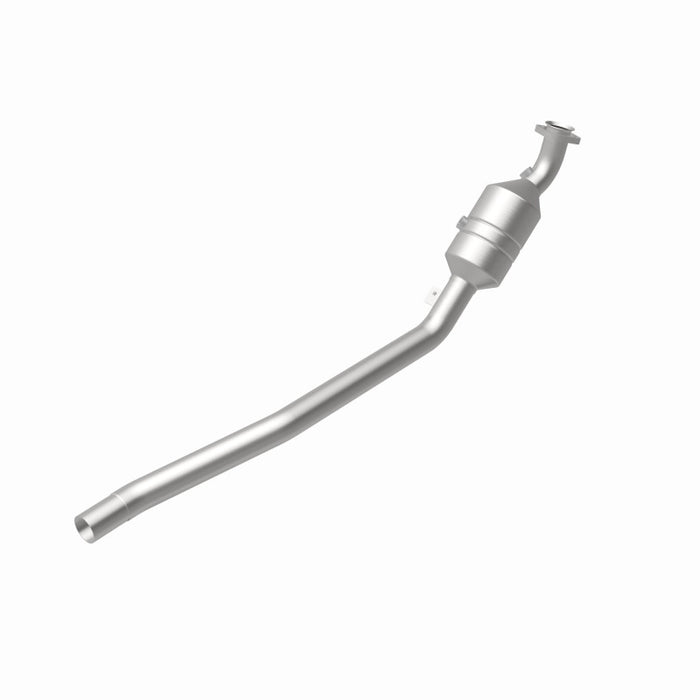 MagnaFlow Direct Fit Catalytic Converter 2006-2011 R350 3.5 L Underbody