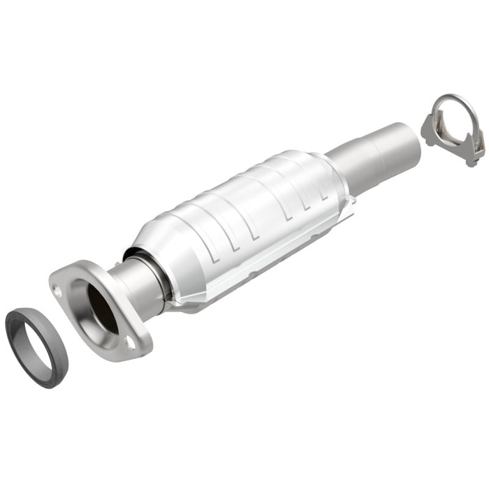 MagnaFlow Direct Fit Catalytic Converter 04-06 Toyota Sienna 3.3L AWD Rear