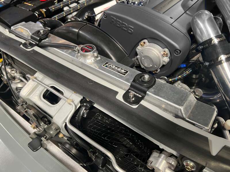 GReddy Radiator mount for BNR32