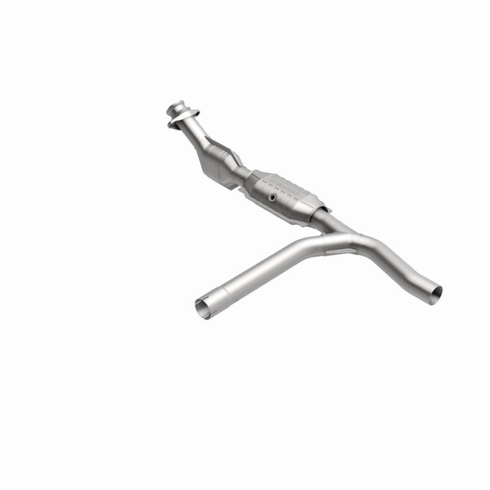MagnaFlow Direct Fit Catalytic Converter 01-04 Ford F-150 4.2L 2wd