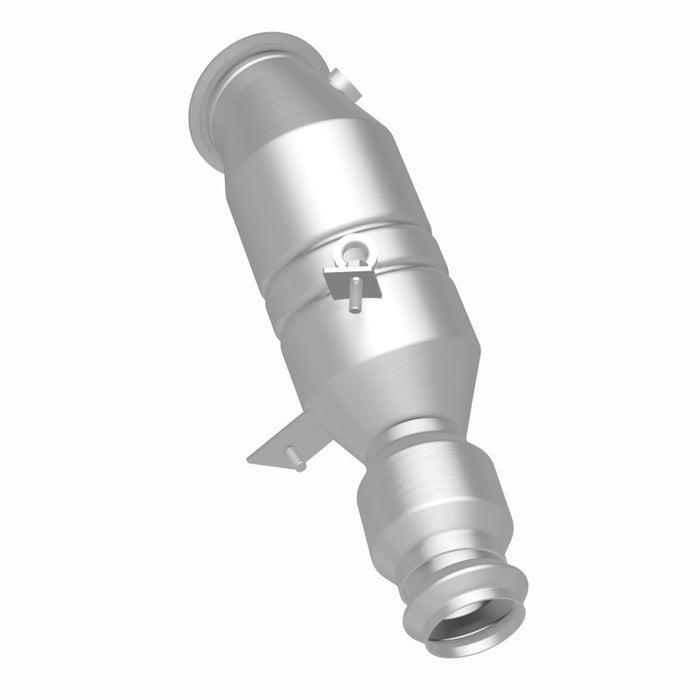 MagnaFlow Direct Fit Catalytic Converter 2016 BMW 428i 2.0L Underbody