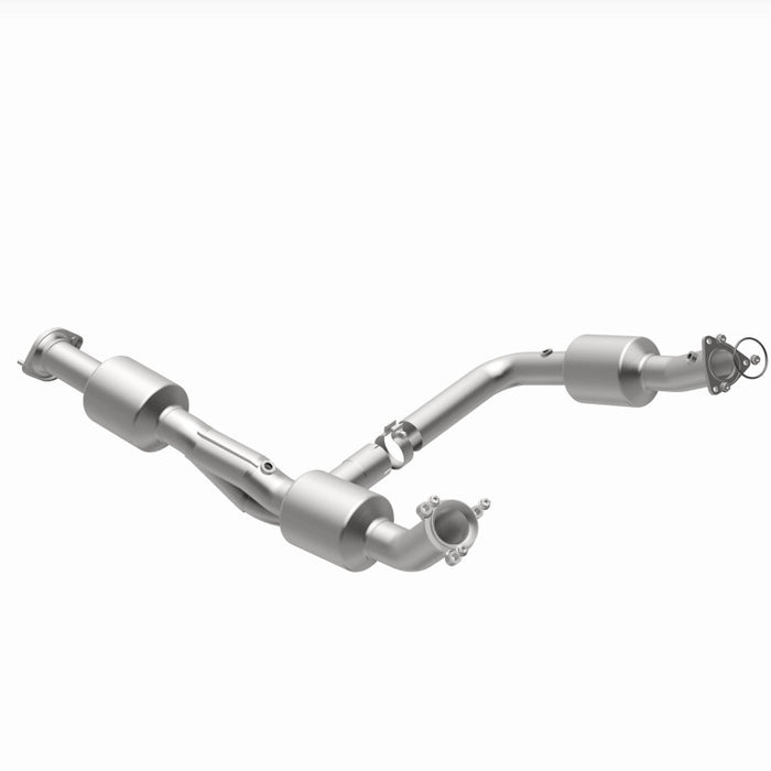 MagnaFlow 18-20 Chevrolet Express 2500 Single Underbody 4.3L Direct Fit Catalytic Converter