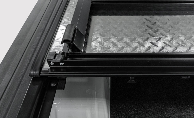 Access LOMAX Tri-Fold 16-23 Toyota Tacoma 5ft Bed