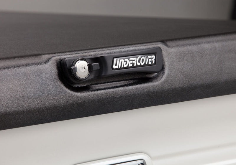 Undercover 22-26 Chevy Silverado 6.7ft Bed Elite Bed Cover - Textured Black