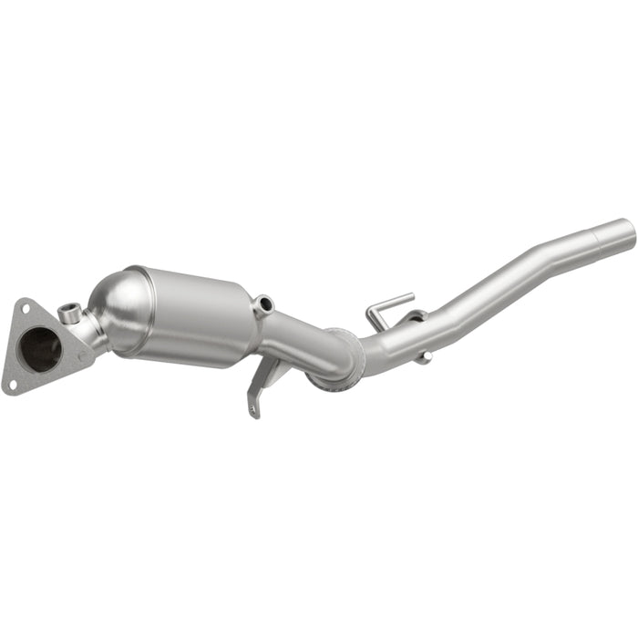 MagnaFlow Direct Fit Catalytic Converter 11-15 Volkswagen Touareg V6 3.6 OEM Underbody