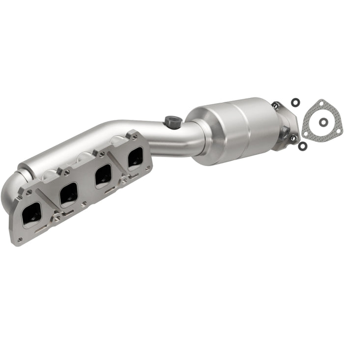 MagnaFlow Direct Fit Catalytic Converter 02-04 Volkswagen Passat 4.0L