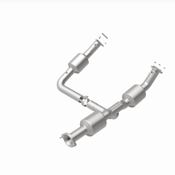 MagnaFlow 18-20 Chevrolet Express 2500 Single Underbody 4.3L Direct Fit Catalytic Converter