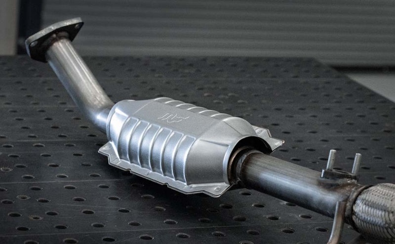 MagnaFlow Direct Fit Catalytic Converter 93-95 Lincoln Mark VIII 4.6