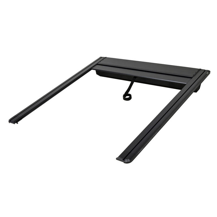 Westin 19-26 GM  Silverado/Sierra 1500 5ft 8in Bed Manual Retractable Tonneau Cover - Black
