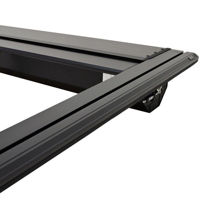Westin 19-26 GM  Silverado/Sierra 1500 5ft 8in Bed Manual Retractable Tonneau Cover - Black