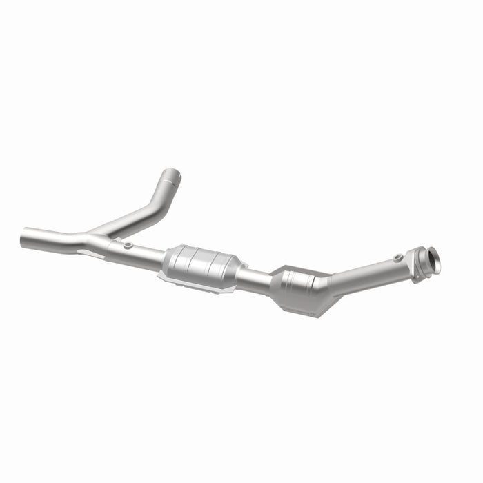 MagnaFlow Direct Fit Catalytic Converter 00-04 Ford E150 4.6L P/S
