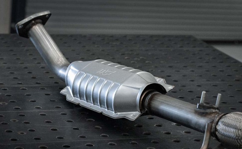 MagnaFlow Direct Fit Catalytic Converter 96-99 Ford Taurus3.0L 50S