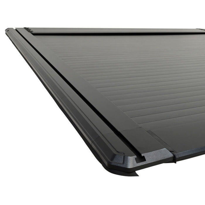 Westin 19-26 GM  Silverado/Sierra 1500 5ft 8in Bed Manual Retractable Tonneau Cover - Black