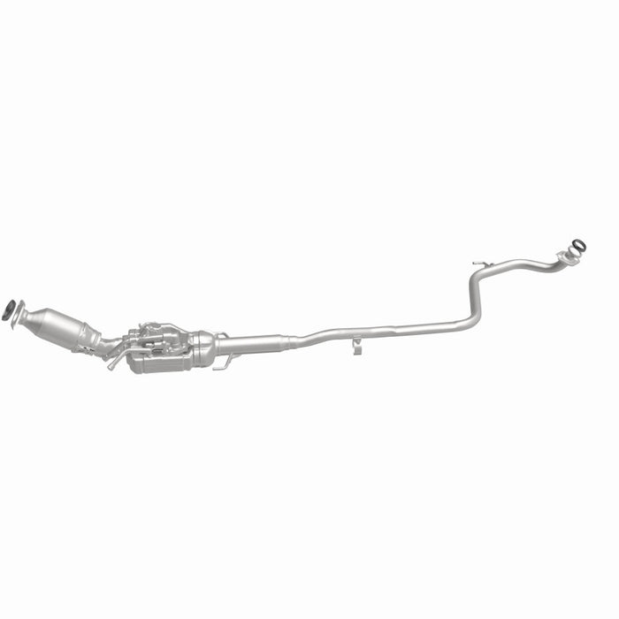 MagnaFlow Direct Fit Catalytic Converter 12-13 Toyota Prius C Base Underbody 1.5L