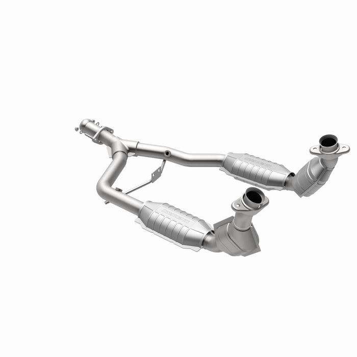 MagnaFlow Direct Fit Catalytic Converter 96-98 Ford Mustang 3.8L