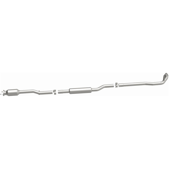 MagnaFlow 14-18 Mitsubishi Outlander Underbody 2.4L AWD Direct Fit Catalytic Converter