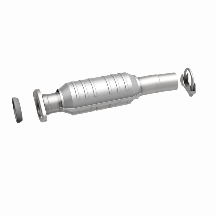 MagnaFlow Direct Fit Catalytic Converter 04-06 Toyota Sienna 3.3L AWD Rear