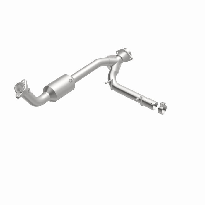 MagnaFlow Direct Fit Catalytic Converter 05-06 Lincoln Navigator 5.4L w/ 3in Main Piping