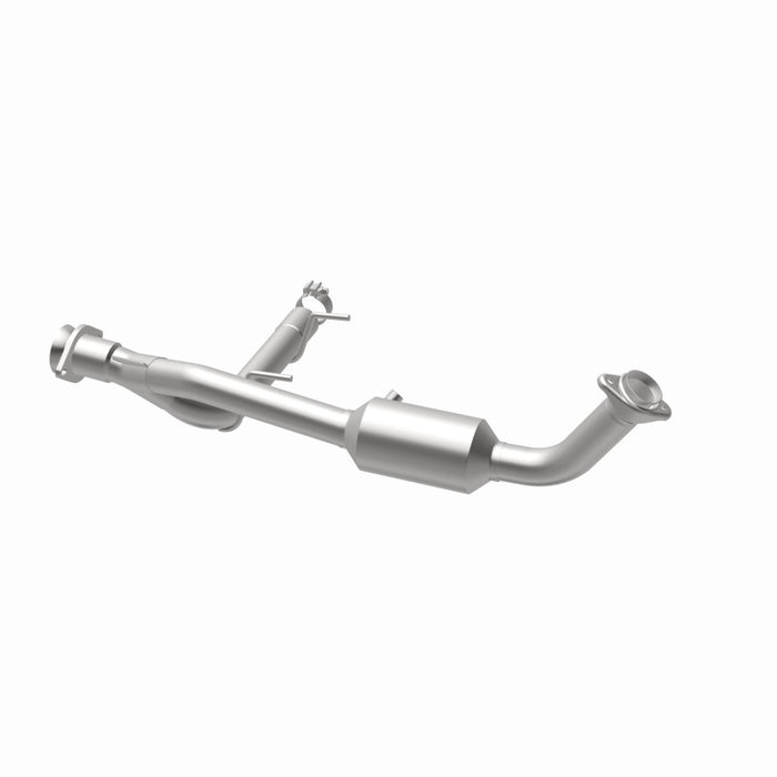 MagnaFlow Direct Fit Catalytic Converter 05-06 Lincoln Navigator 5.4L w/ 3in Main Piping