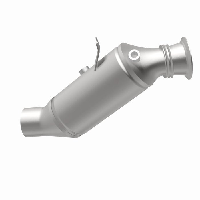MagnaFlow Direct Fit Catalytic Converter 2015 BMW 640i/740i Underbody