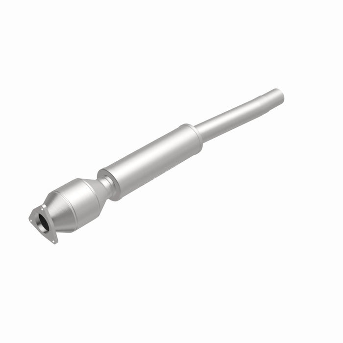 MagnaFlow Direct Fit Catalytic Converter 03-06 VW Phaeton 4.2L PS Rr