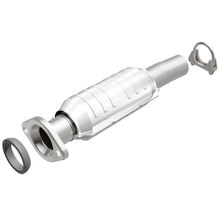 MagnaFlow Direct Fit Catalytic Converter 04-06 Toyota Sienna 3.3L AWD Rear