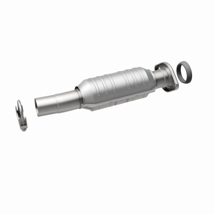 MagnaFlow Direct Fit Catalytic Converter 04-06 Toyota Sienna 3.3L AWD Rear