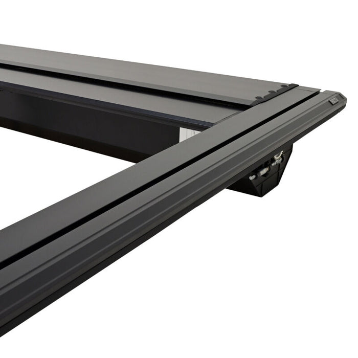 Westin 15-26 Ford F-150 / 22-26 Ford  F-150 Lightning 5ft 5in Bed Manual Retractable Tonneau Cover