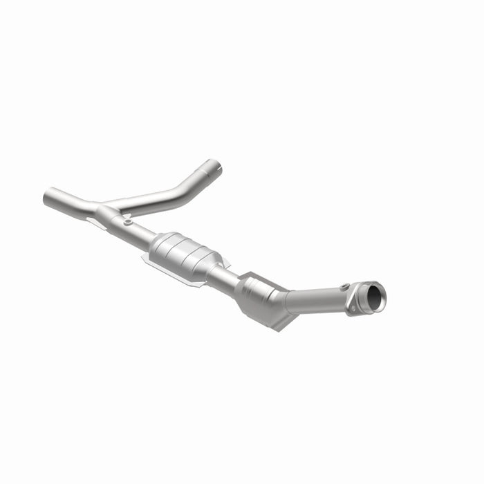 MagnaFlow Direct Fit Catalytic Converter 00-04 Ford E150 4.6L P/S