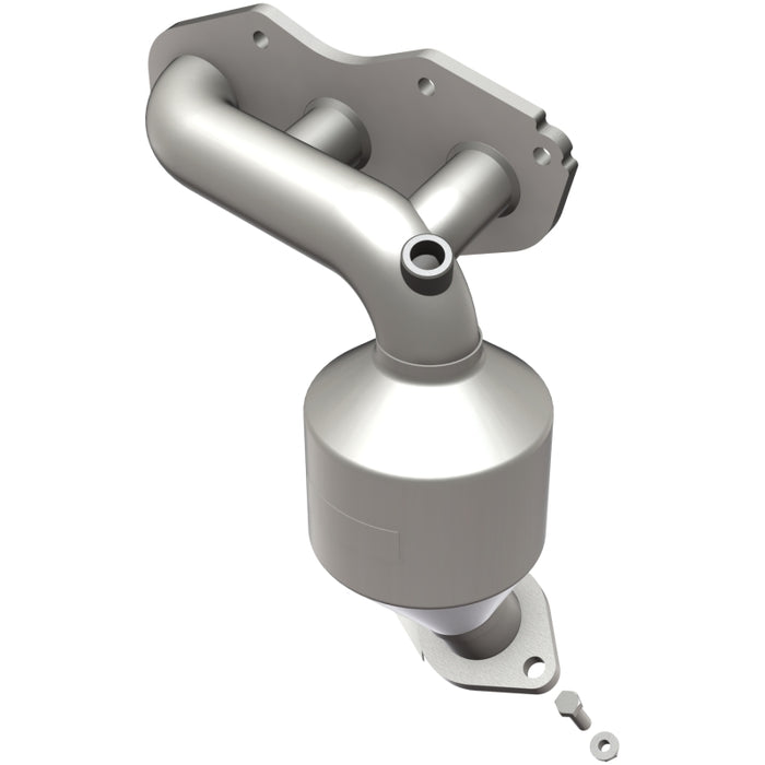 MagnaFlow Direct Fit Catalytic Converter 14-15 Toyota Highlander 3.5L Manifold