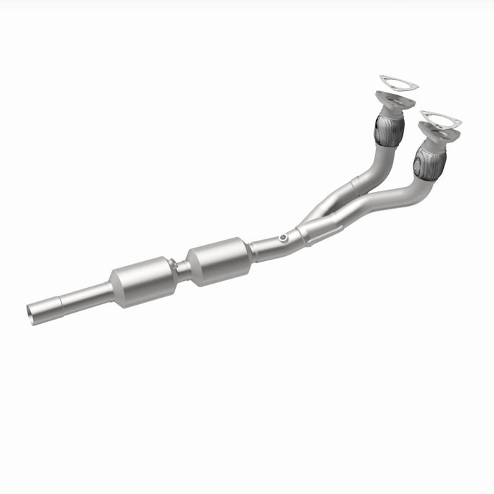 MagnaFlow Direct Fit Catalytic Converter 02-05 Golf 2.8L Underbody