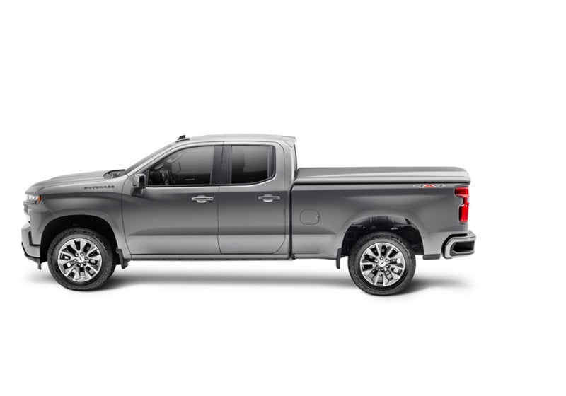 UnderCover 19-20 Chevy Silverado 1500 6.5ft Elite LX Bed Cover - Glory Red