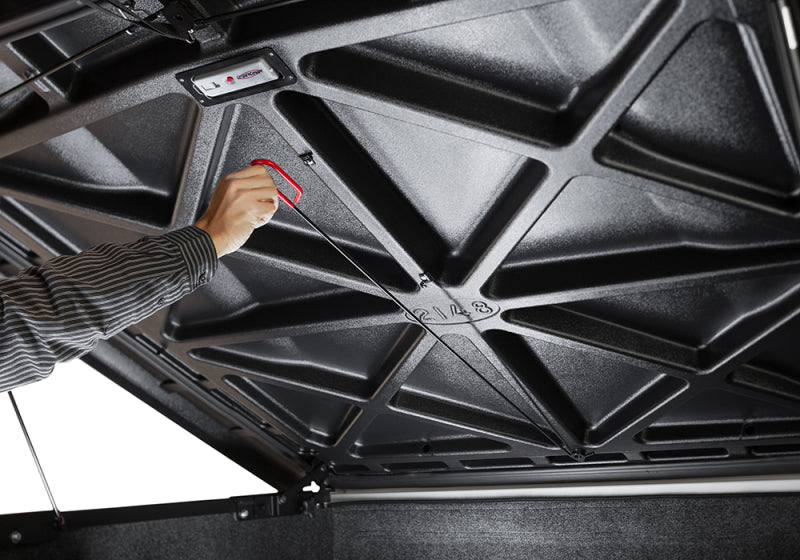 UnderCover 19-20 Chevy Silverado 1500 6.5ft Elite Bed Cover - Black Textured