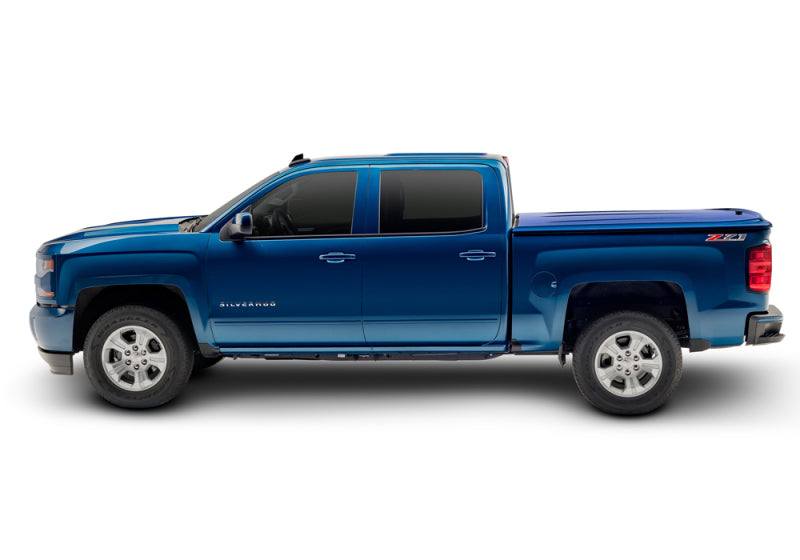 UnderCover 2018 Chevy Silverado (19 Legacy) 5.8ft Lux Bed Cover - Glory Red