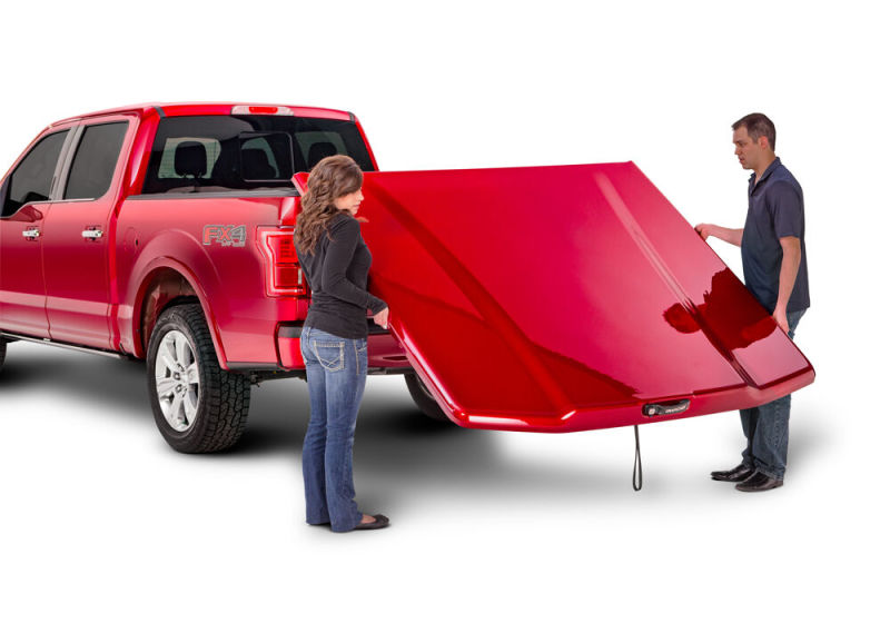 UnderCover 2018 Chevy Silverado 1500 (19 Legacy) 5.8ft Elite LX Bed Cover - Glory Red